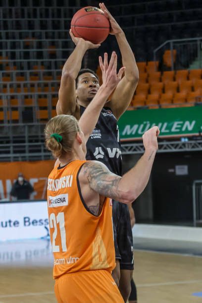 面一向具有 面一向具有